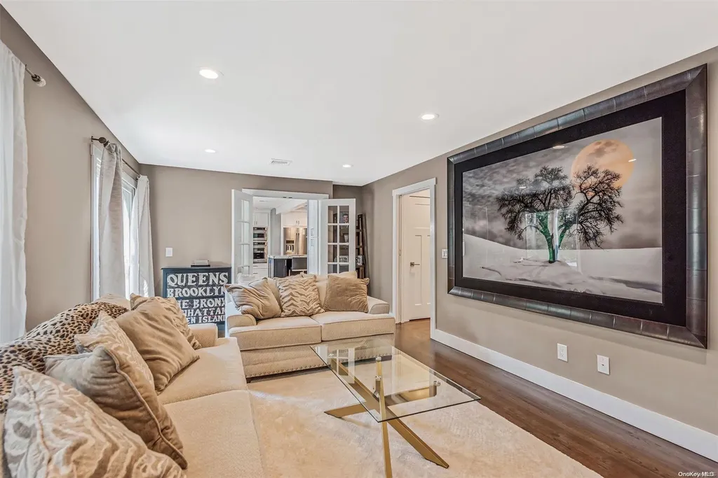 60 Middlesex Avenue Oakdale NY 11769