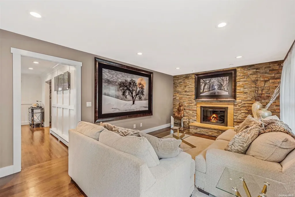 60 Middlesex Avenue Oakdale NY 11769