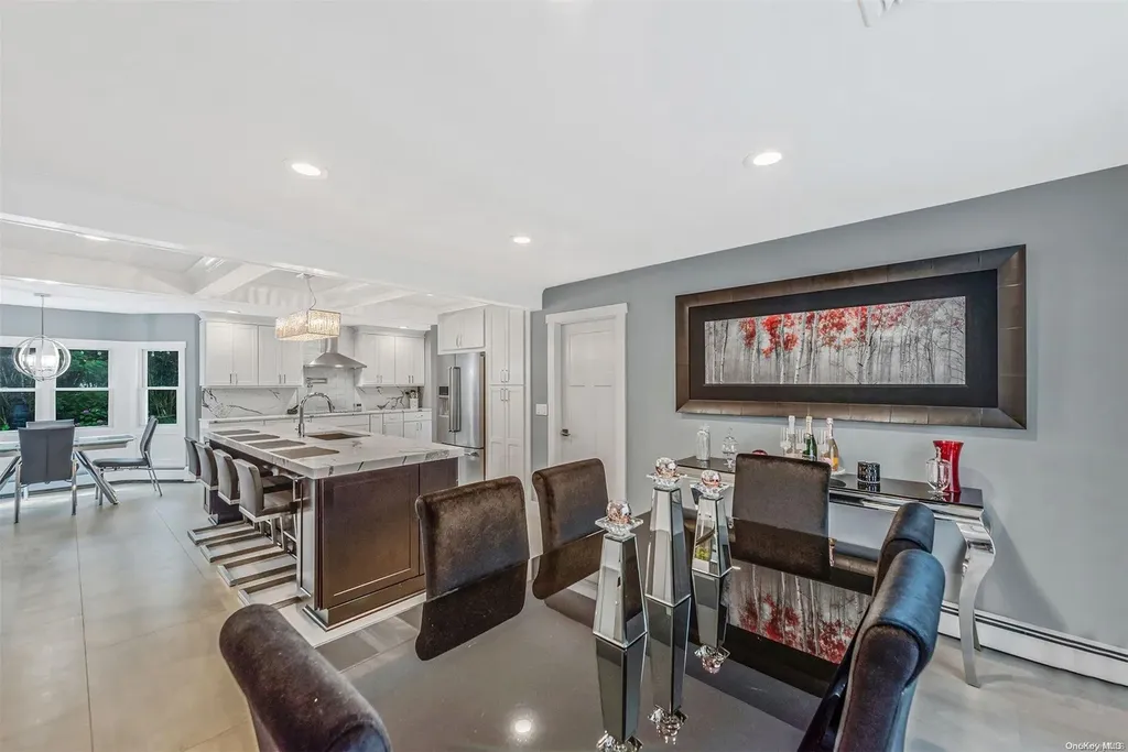 60 Middlesex Avenue Oakdale NY 11769