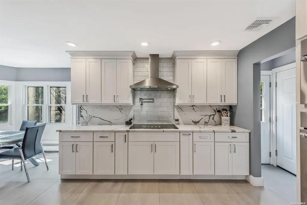 60 Middlesex Avenue Oakdale NY 11769