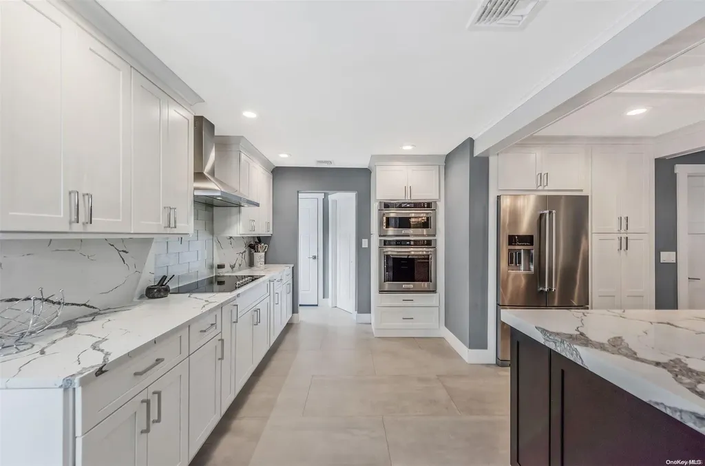 60 Middlesex Avenue Oakdale NY 11769