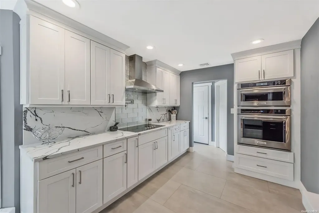 60 Middlesex Avenue Oakdale NY 11769