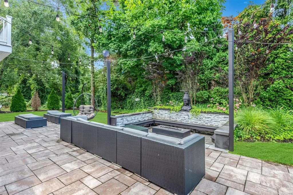 60 Middlesex Avenue Oakdale NY 11769