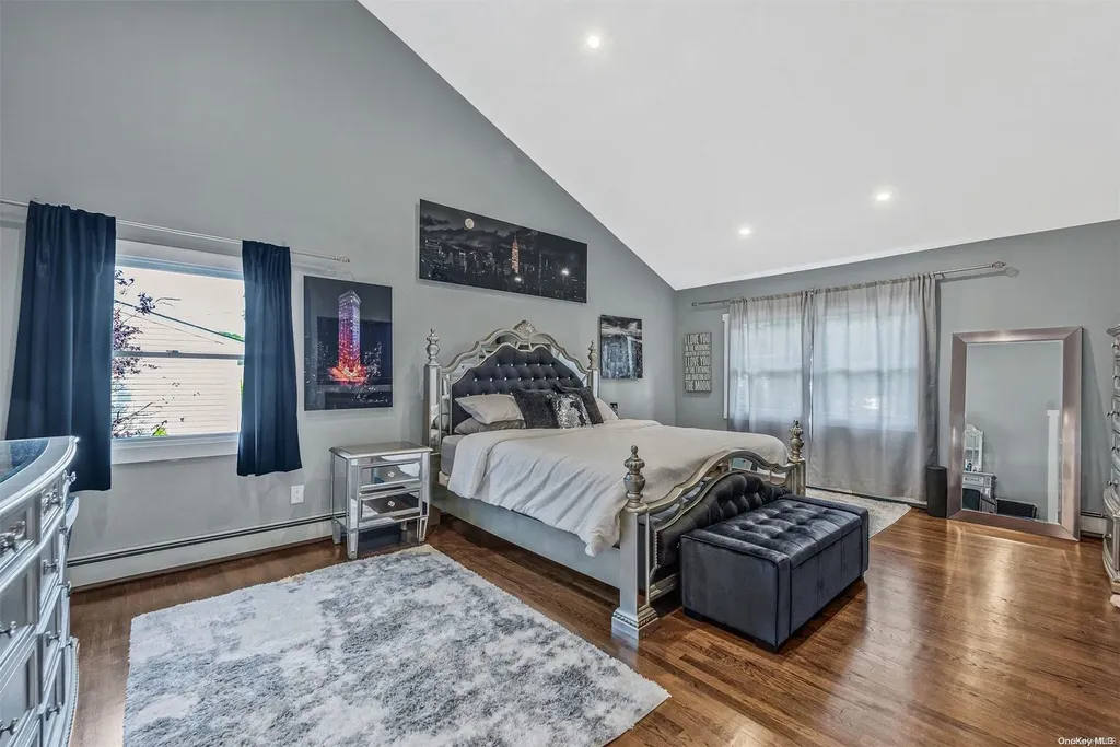 60 Middlesex Avenue Oakdale NY 11769