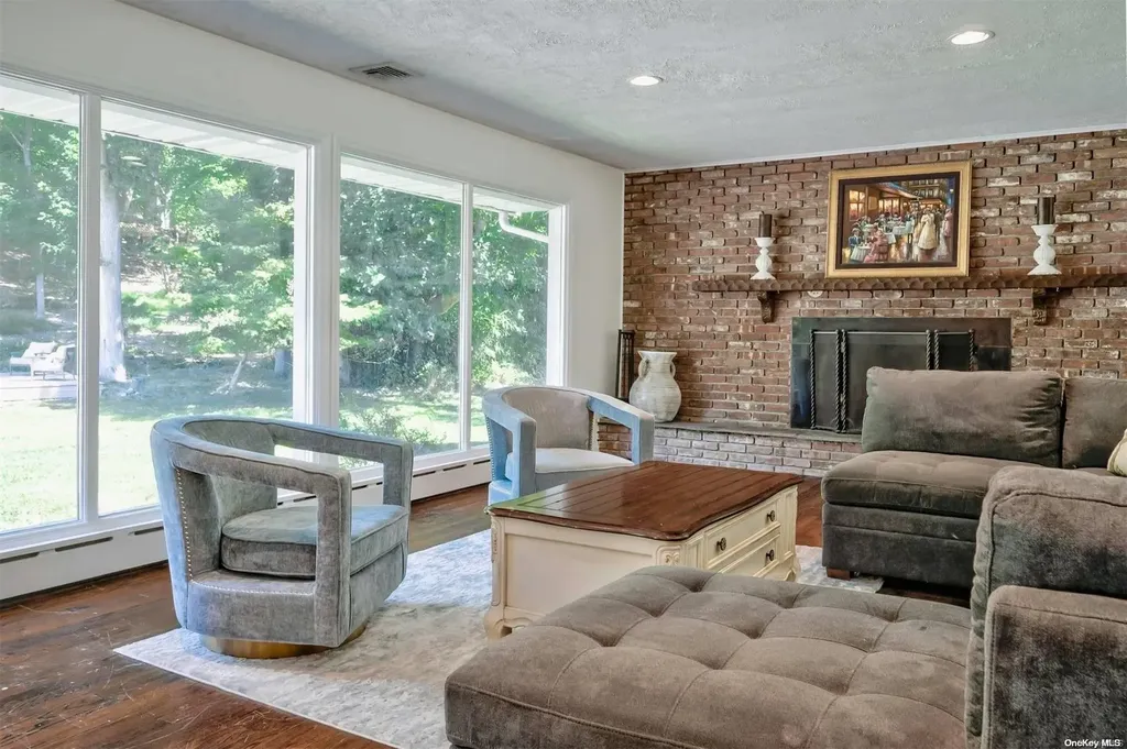 4 Meadow Lane Lloyd Harbor NY 11743