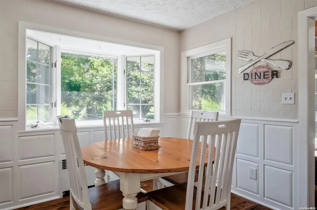 4 Meadow Lane Lloyd Harbor NY 11743