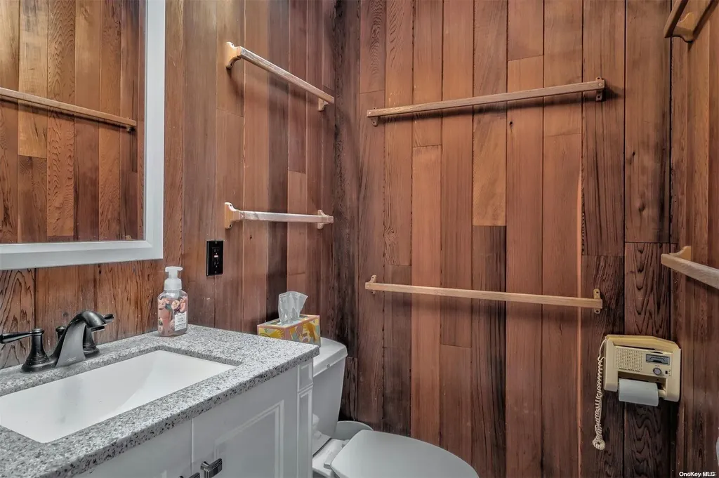4 Meadow Lane Lloyd Harbor NY 11743