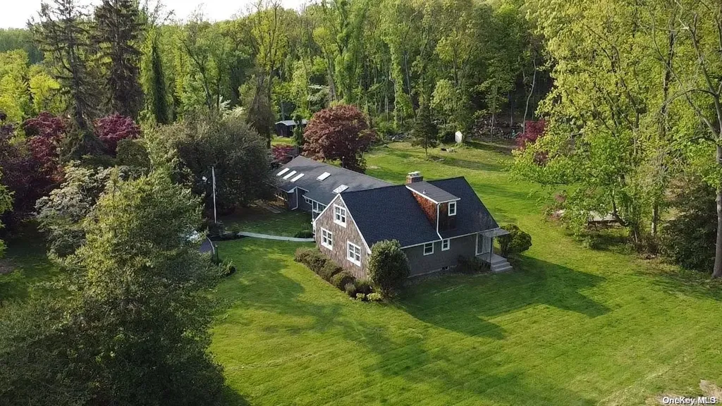 4 Meadow Lane Lloyd Harbor NY 11743