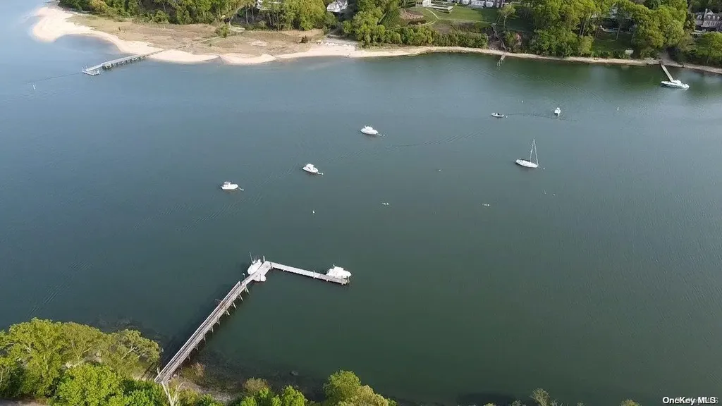 4 Meadow Lane Lloyd Harbor NY 11743