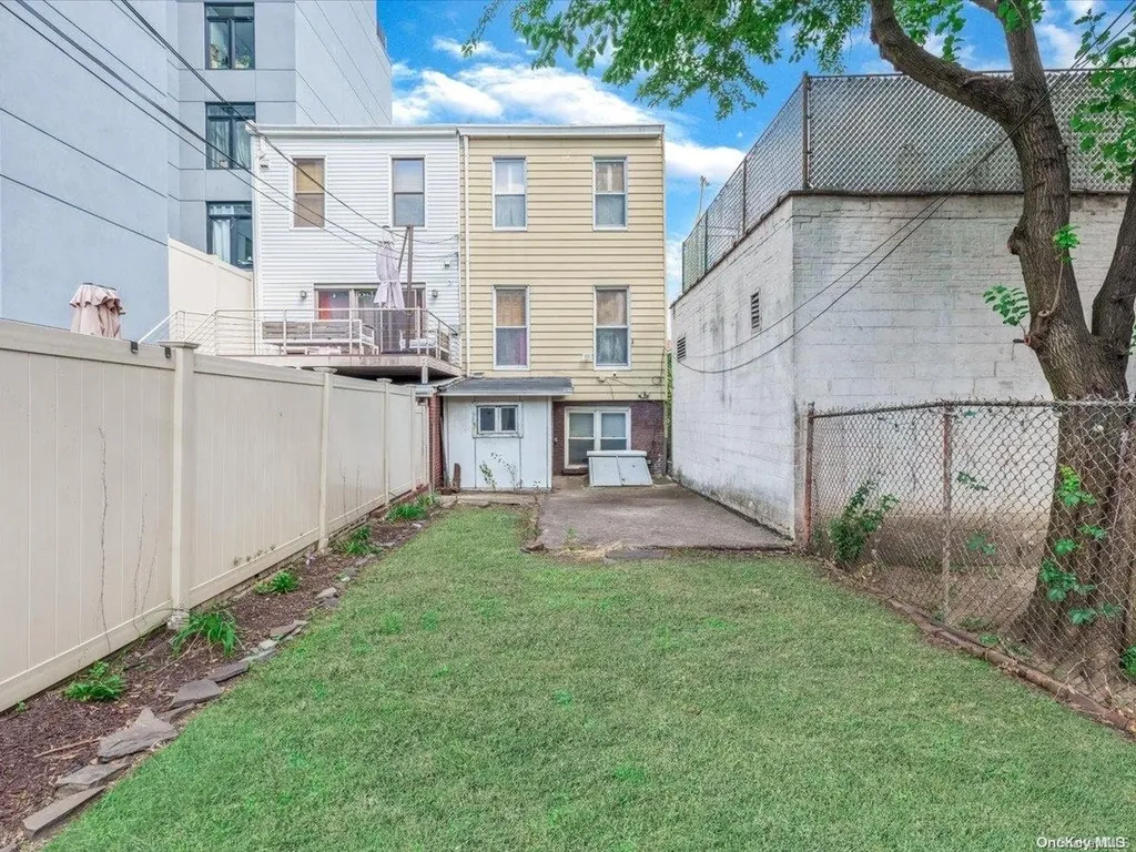 71 Mcguinness Boulevard Brooklyn NY 11222