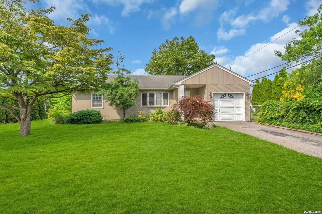 4 Cheshire Road Bethpage NY 11714