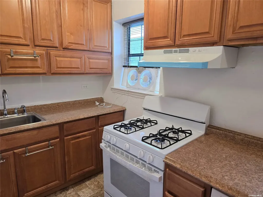 78-36 147 Street Flushing NY 11367