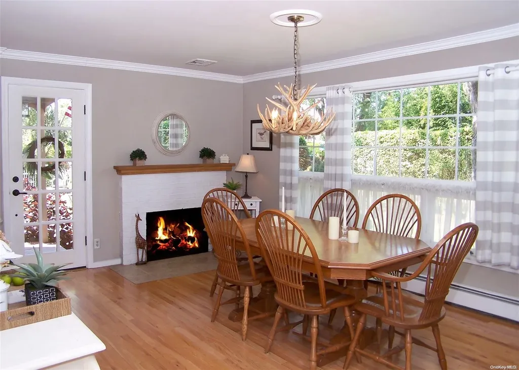 10 Clover Lane Brookhaven NY 11719