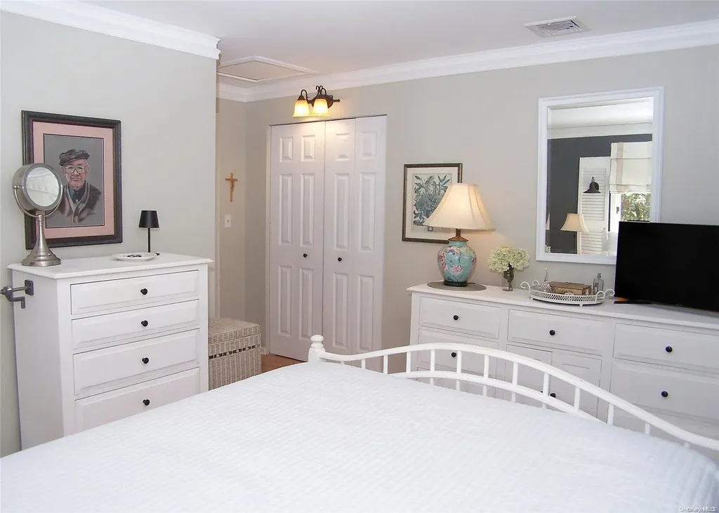 10 Clover Lane Brookhaven NY 11719