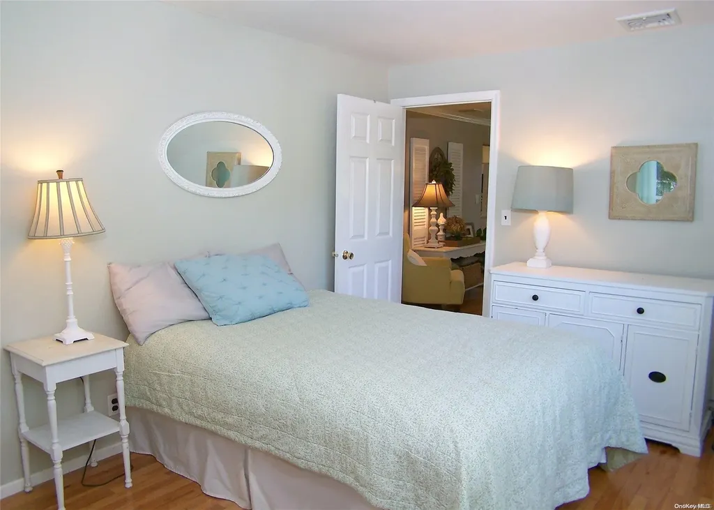 10 Clover Lane Brookhaven NY 11719