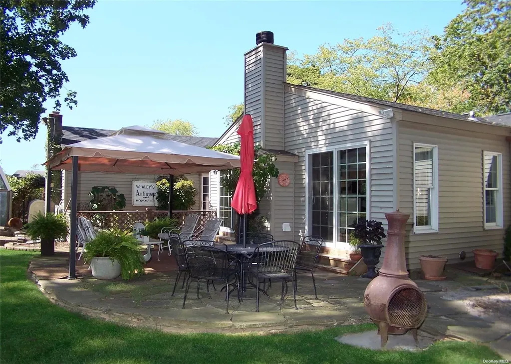 10 Clover Lane Brookhaven NY 11719