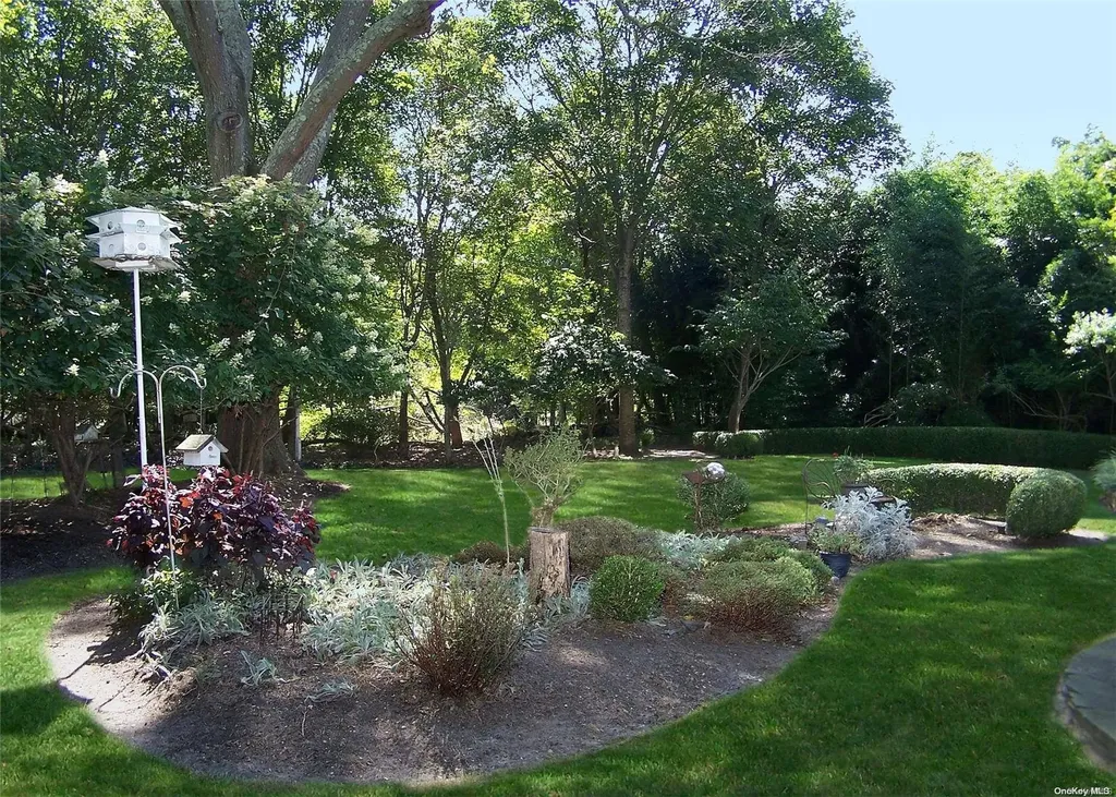 10 Clover Lane Brookhaven NY 11719