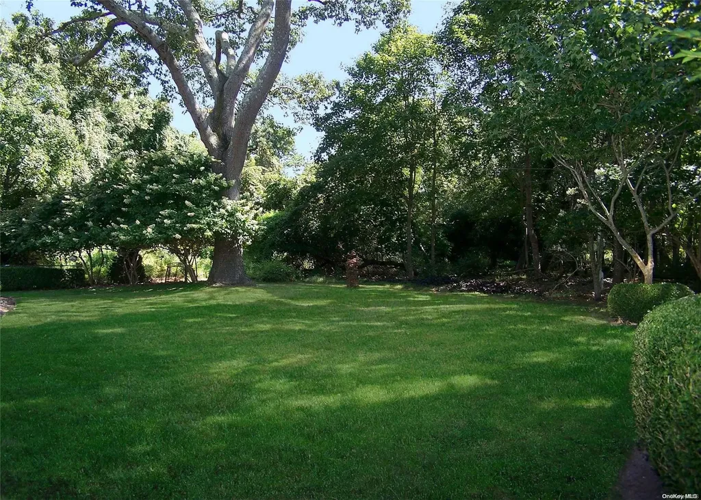 10 Clover Lane Brookhaven NY 11719