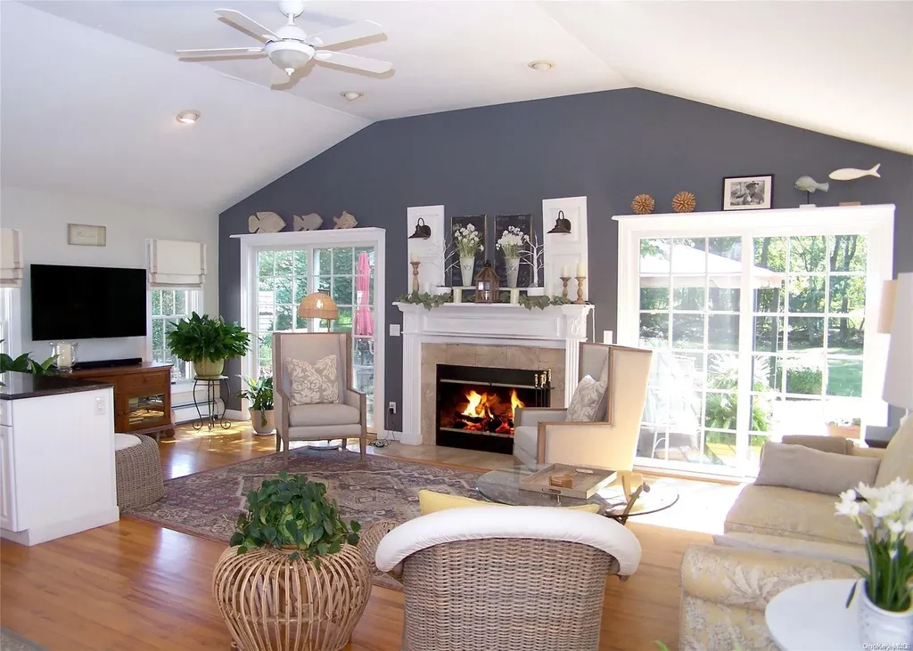 10 Clover Lane Brookhaven NY 11719