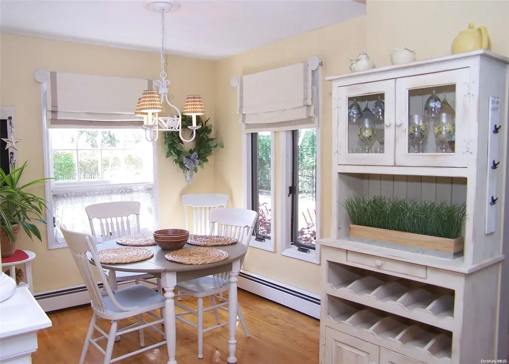 10 Clover Lane Brookhaven NY 11719