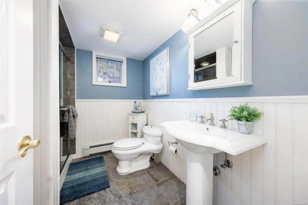 14 Maplewood Drive Plainview NY 11803