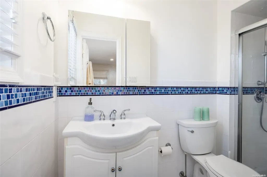 14 Maplewood Drive Plainview NY 11803