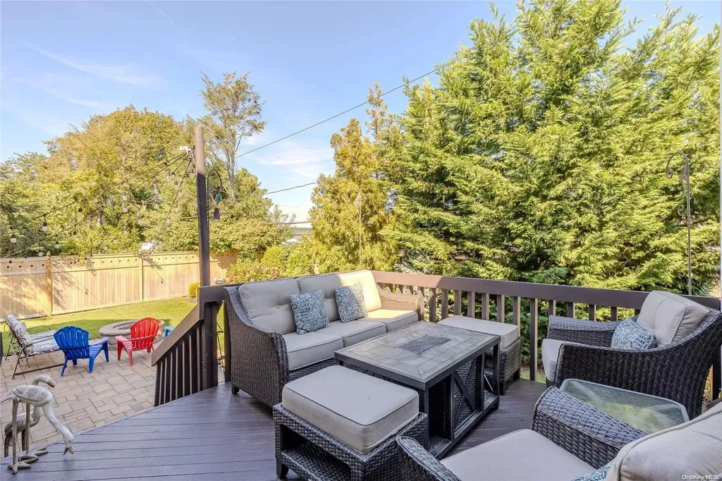 14 Maplewood Drive Plainview NY 11803