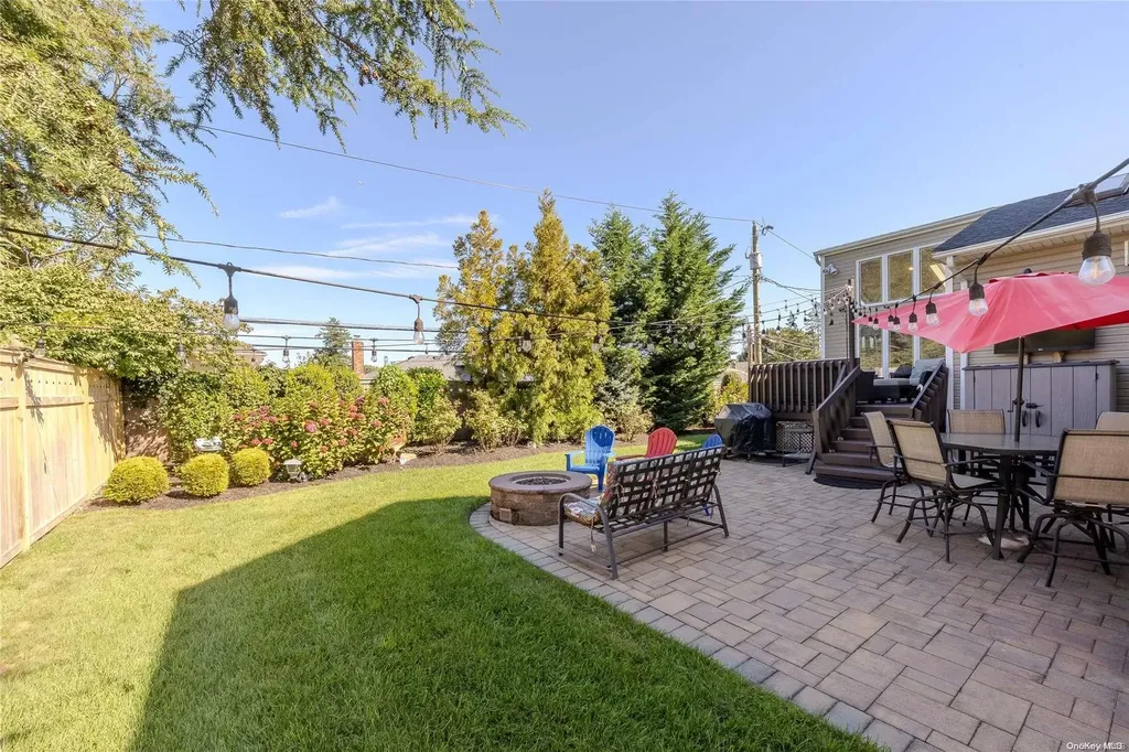 14 Maplewood Drive Plainview NY 11803