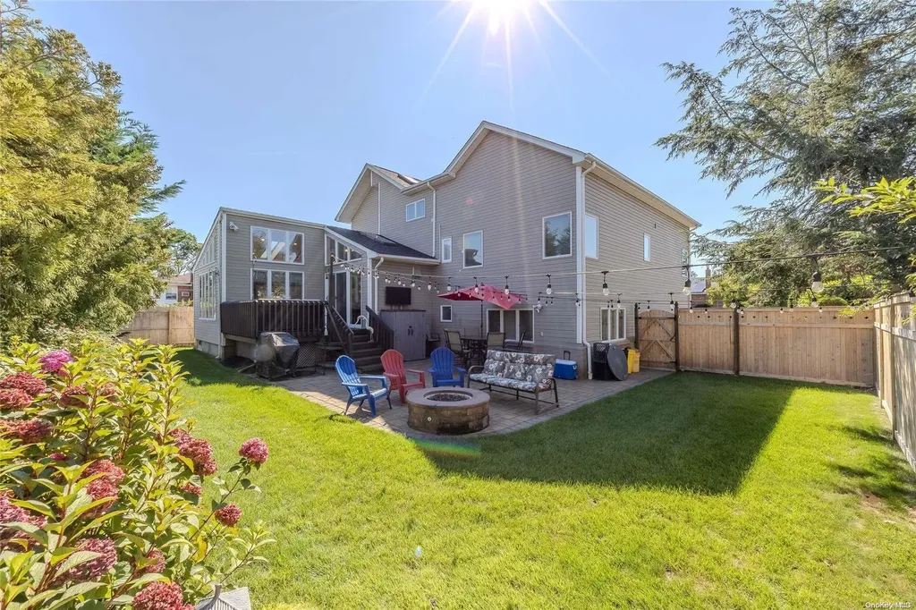 14 Maplewood Drive Plainview NY 11803