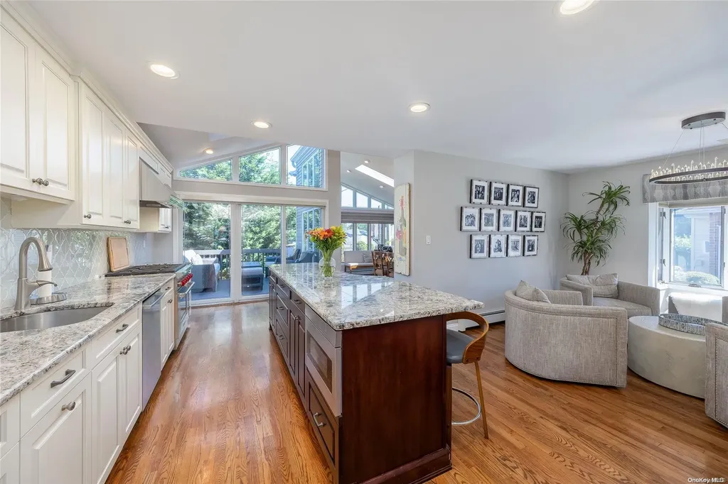 14 Maplewood Drive Plainview NY 11803