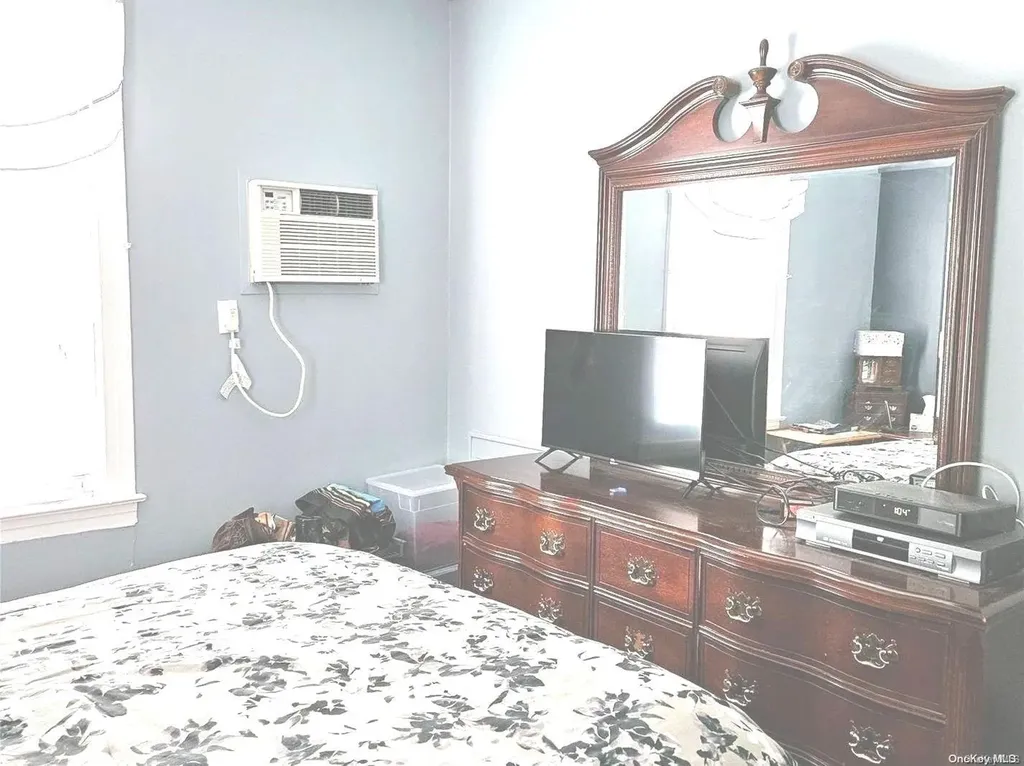 506 N 7th Street New Hyde Park NY 11040