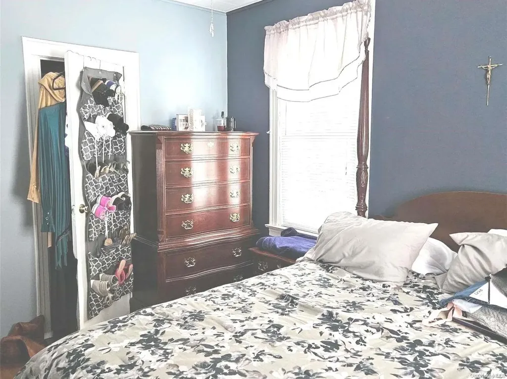 506 N 7th Street New Hyde Park NY 11040