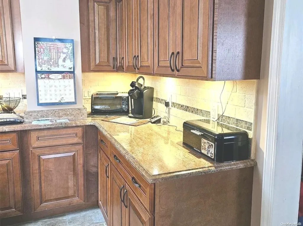 506 N 7th Street New Hyde Park NY 11040