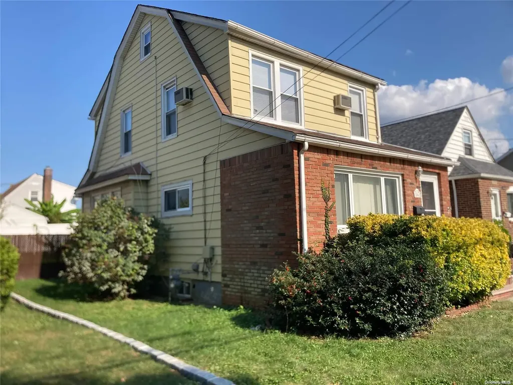 506 N 7th Street New Hyde Park NY 11040