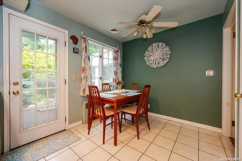 546 Richland Boulevard Brightwaters NY 11718