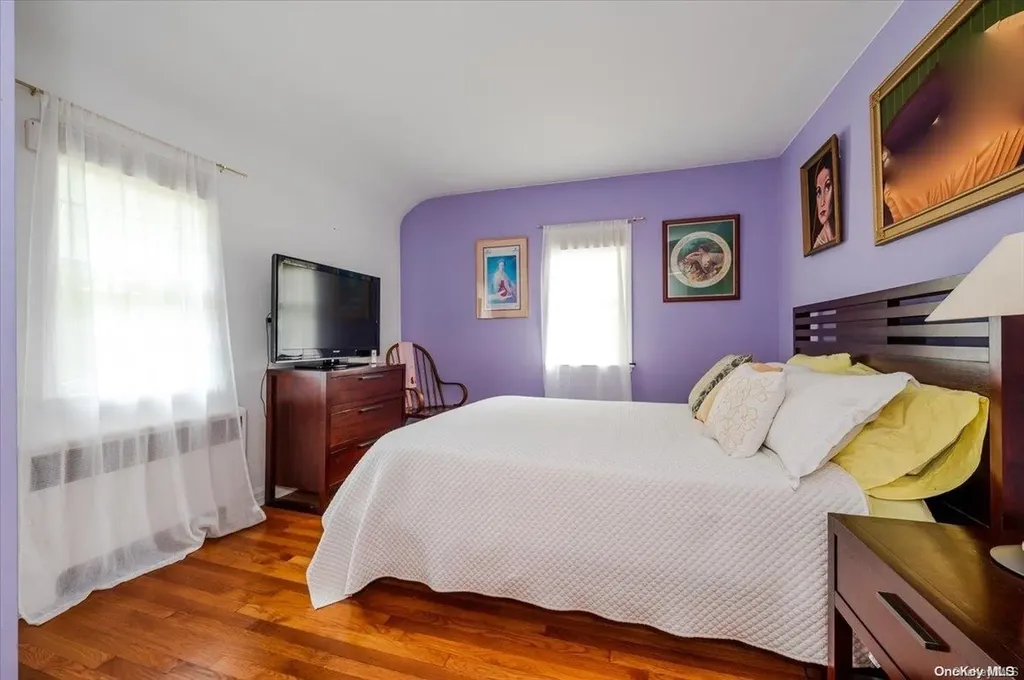 546 Richland Boulevard Brightwaters NY 11718