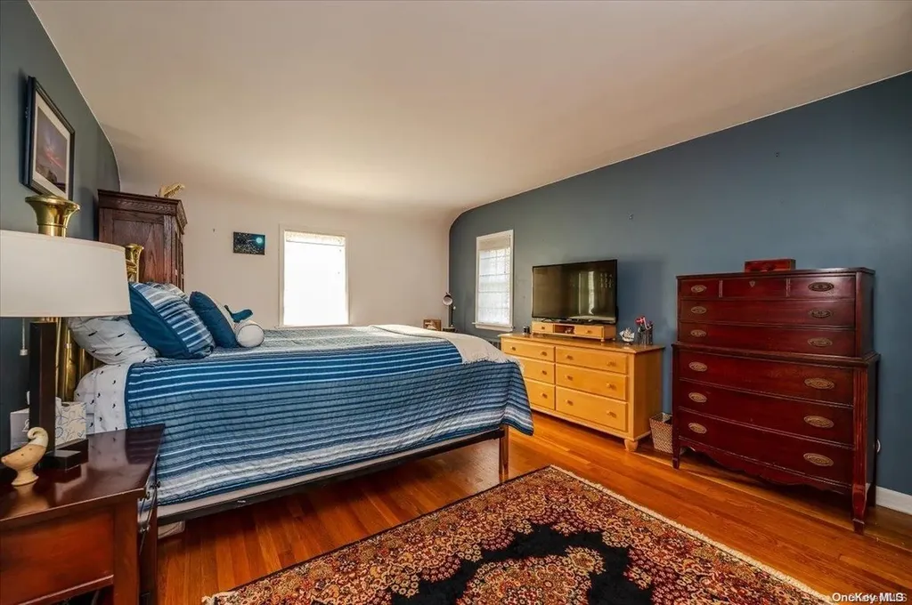 546 Richland Boulevard Brightwaters NY 11718
