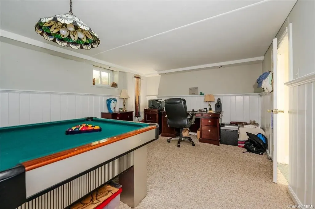 546 Richland Boulevard Brightwaters NY 11718