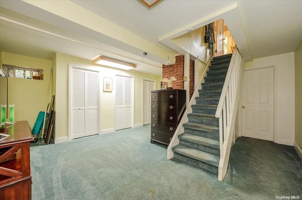 546 Richland Boulevard Brightwaters NY 11718