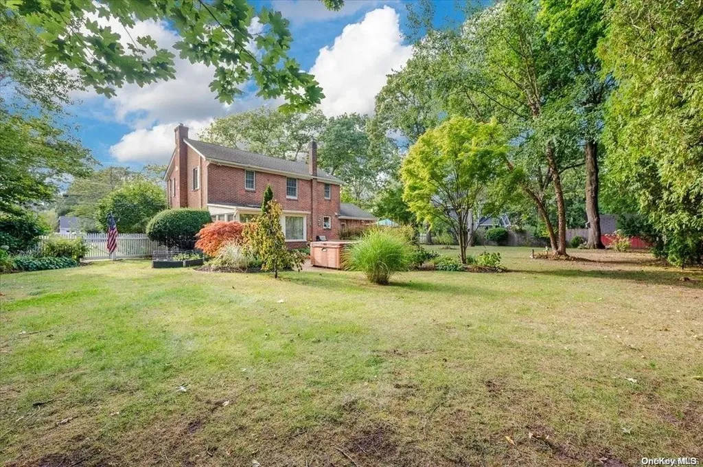 546 Richland Boulevard Brightwaters NY 11718