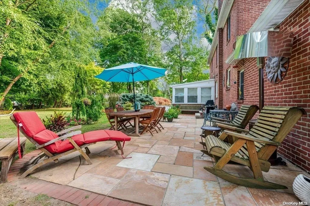 546 Richland Boulevard Brightwaters NY 11718