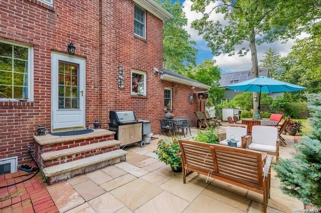 546 Richland Boulevard Brightwaters NY 11718