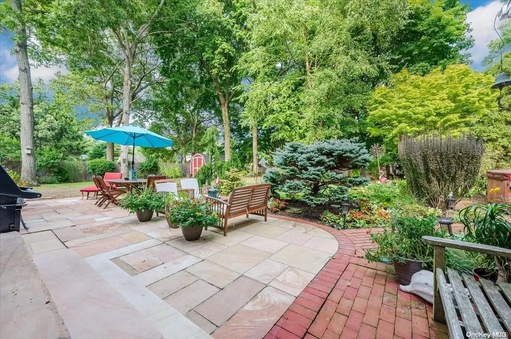 546 Richland Boulevard Brightwaters NY 11718