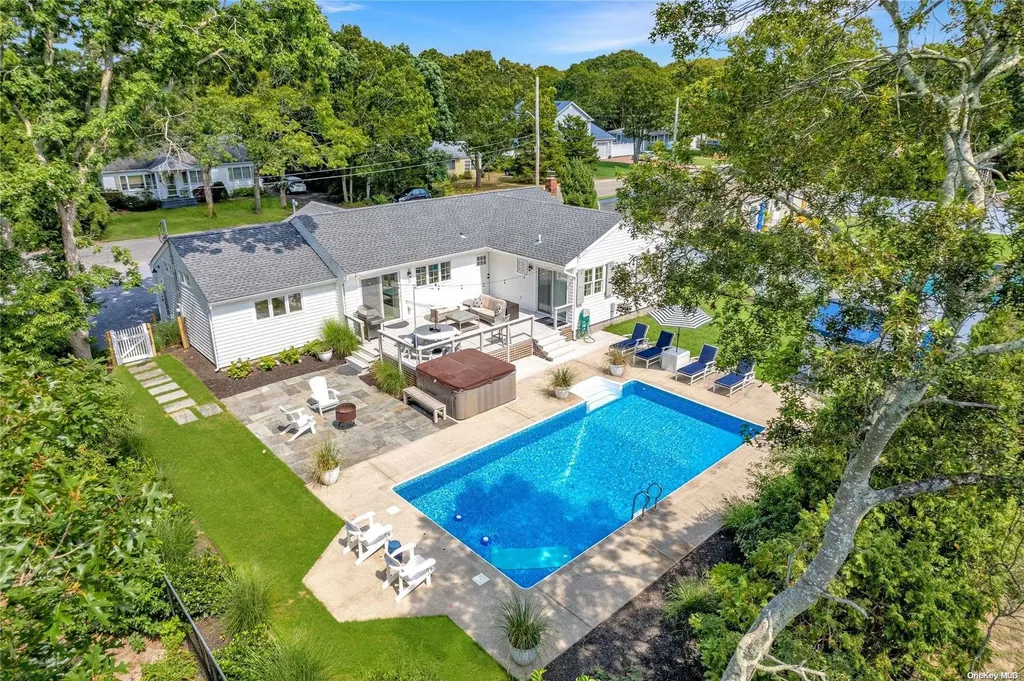 28 Tulip Avenue Hampton Bays NY 11946