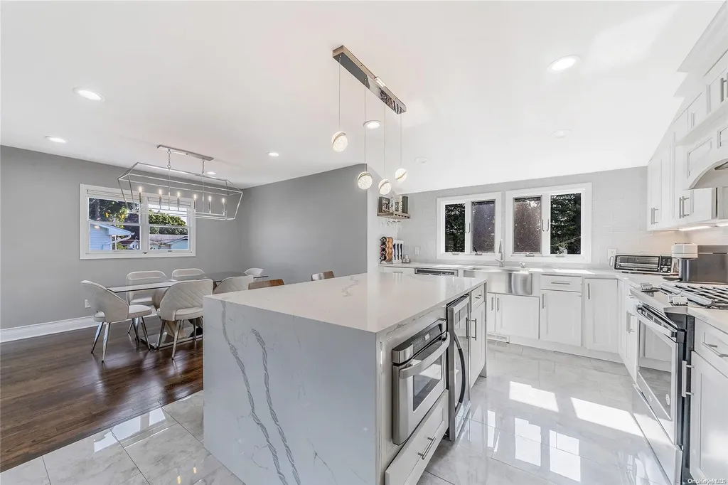18 Lehigh Drive Smithtown NY 11787