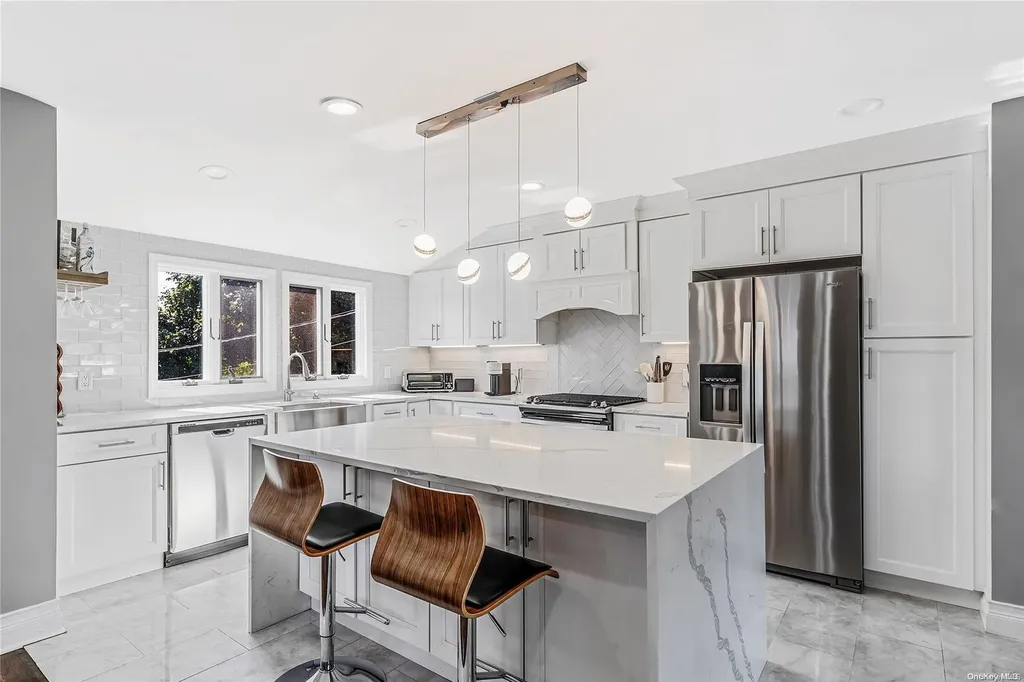 18 Lehigh Drive Smithtown NY 11787