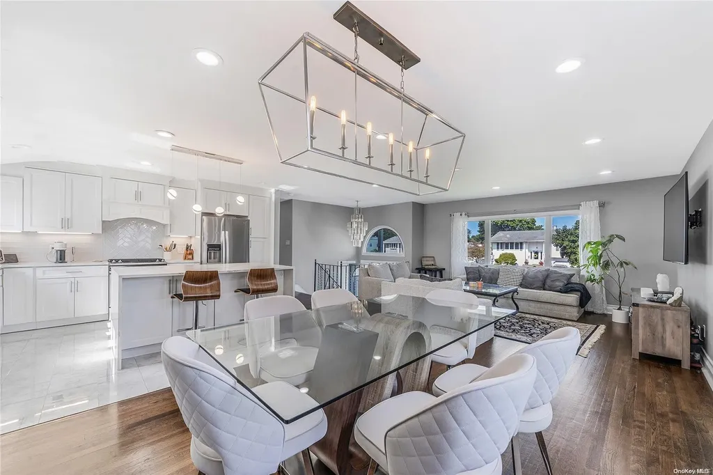 18 Lehigh Drive Smithtown NY 11787