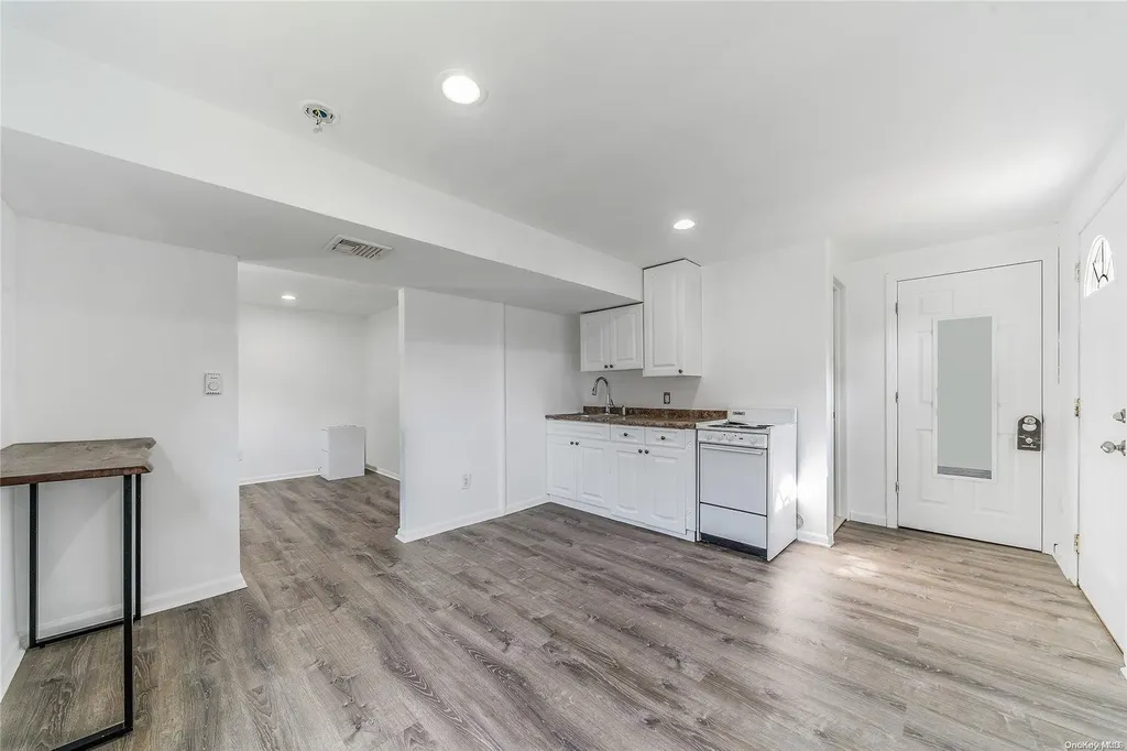18 Lehigh Drive Smithtown NY 11787