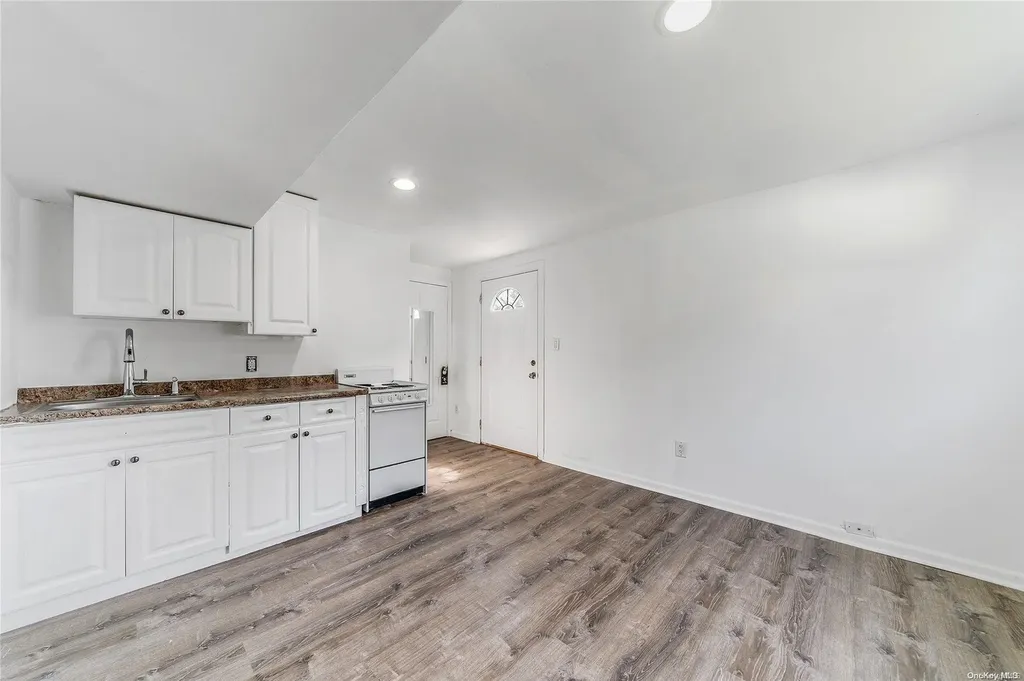 18 Lehigh Drive Smithtown NY 11787