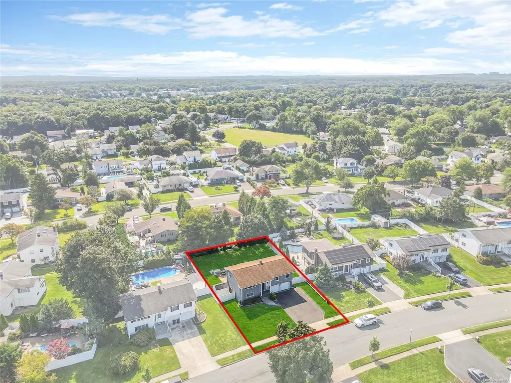 18 Lehigh Drive Smithtown NY 11787